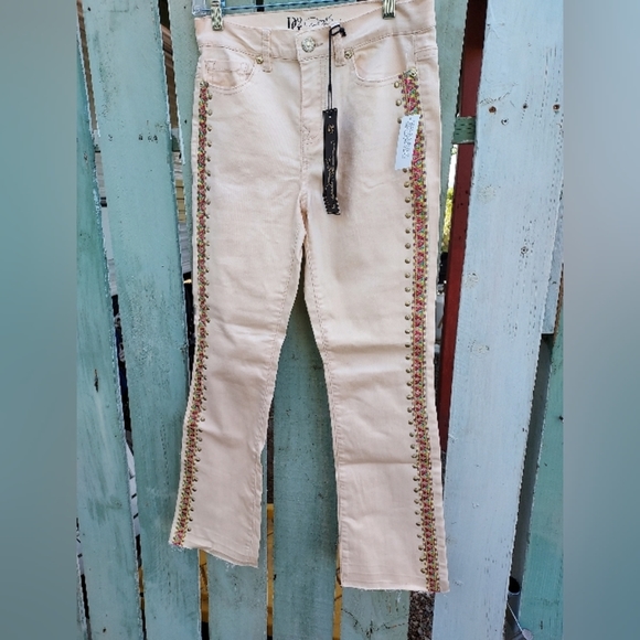 DG2 by Diane Gilman Denim - Nwt DIANE GILMAN EGGSHELL JEANS